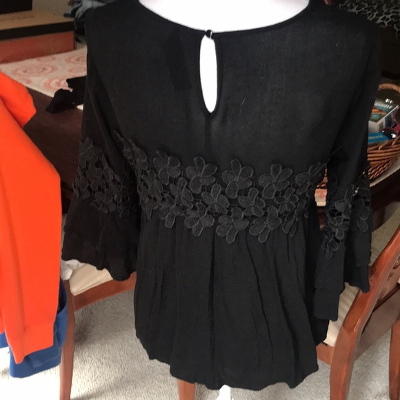 Francesca’s blouse - Picture 2 of 2